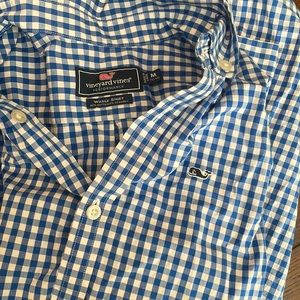 Vineyard Vines boys whale shirt size M 12/14